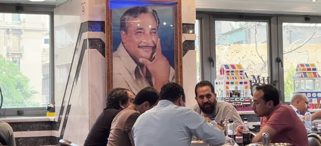 كشري أبو طارق... أسطورة مصرية في "طبق شعبي"